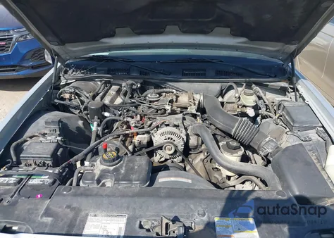 2000 Ford Crown Victoria from USA, damaged, VIN 2FAFP73W8YX100963